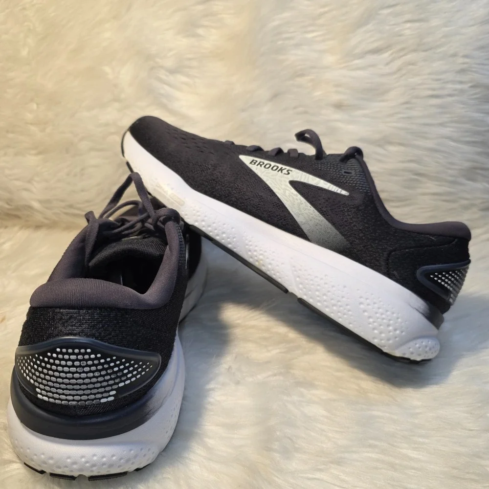 Brooks Ghost 16 Running Shoes Men's Size 11 D Black/Grey/White 110418 1D 090